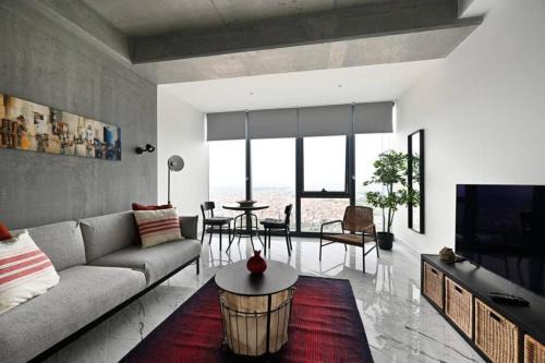 Bomonti Apartment | Bright Studio with Pool Views and Parking - Pet Friendly