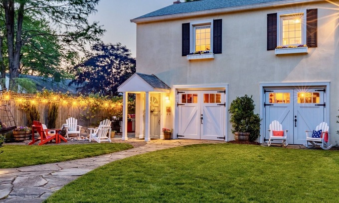 Annapolis Apartment | Inviting Carriage House: Walk to Stadium, Pets Welcome