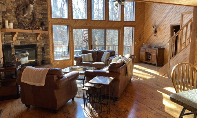 Innsbrook Ski Chalet | Inviting Chalet Getaway with Pool & Scenic Views