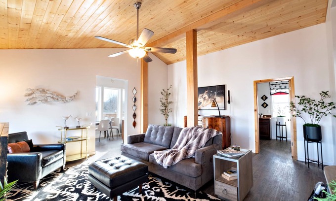 Haines Apartment | Exceptional Chilkat Tower #3: 2BR Condo in Downtown