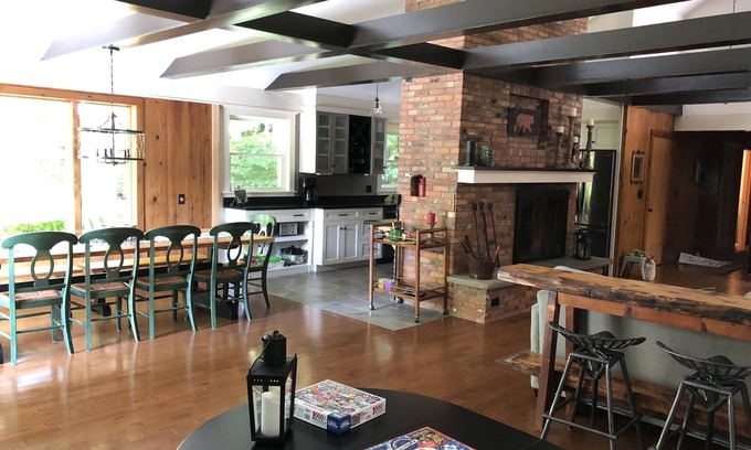 Cranmore Birches House | Inviting Family Retreat Near Village & Cranmore with Pool
