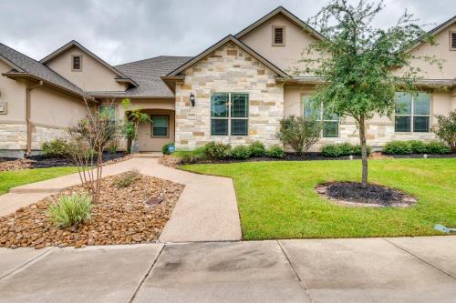 College Station House | Inviting College Station Townhome with Relaxing Patio