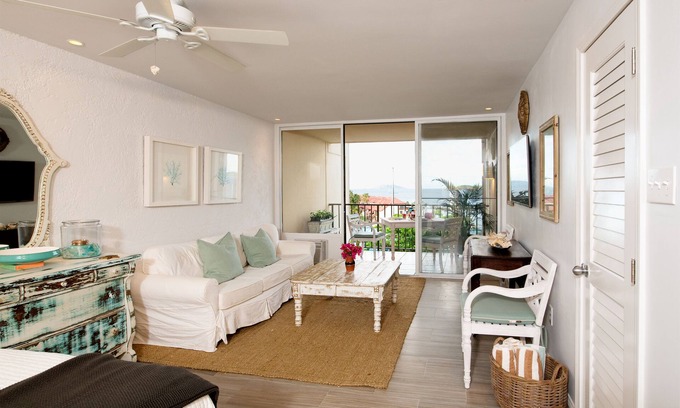 Red Hook Apartment | Stunning Sapphire Condo in St Thomas with Ocean Views