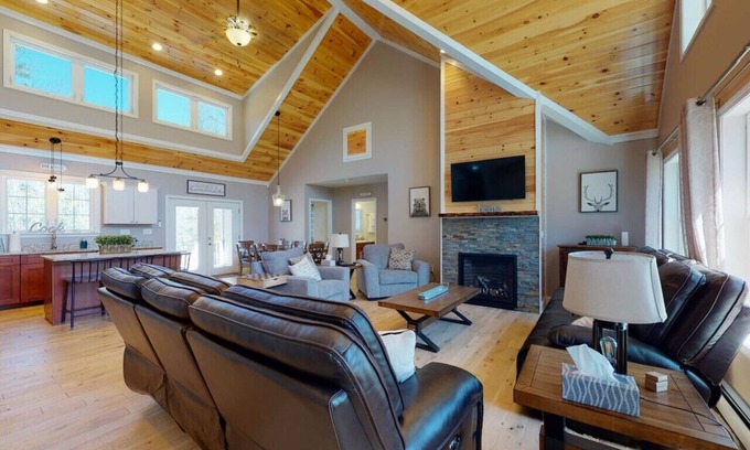 Conway House | Inviting Conway Home with Hot Tub, Full Game Room & Breakfast
