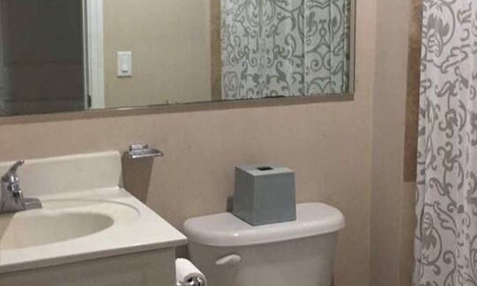 Ludlam Apartment | Cozy Apartment Near Malls and Miami Airport Awaits You
