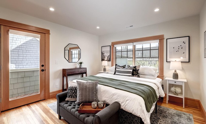 Sabin House | Elegant Craftsman Style Apartment in Alberta Arts Area