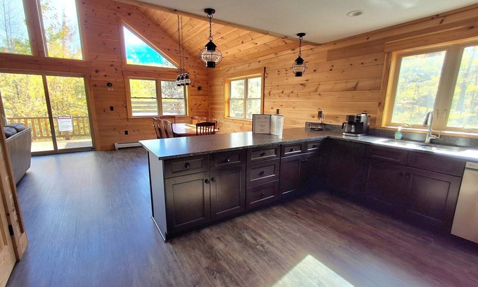 Carrabassett Valley Cabin | Inviting Dog-Friendly Cabin with Hot Tub & Scenic Views