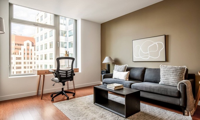 Chinatown Apartment | Modern Downtown 1BR with Gym & W/D near South Station