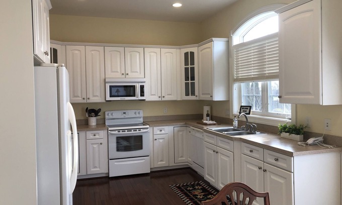 Annapolis Apartment | Inviting Edgewater Home with In-Law Apartment & Kitchen
