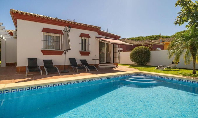 Chiclana de la Frontera House | Unforgettable Vacation Home with Pool & Spa Amenities