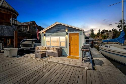Bayview House | Gorgeous Floating Home on Lake Pend O'reille, Surrounded by the Selkirk and Cabinet Mountains, Idaho