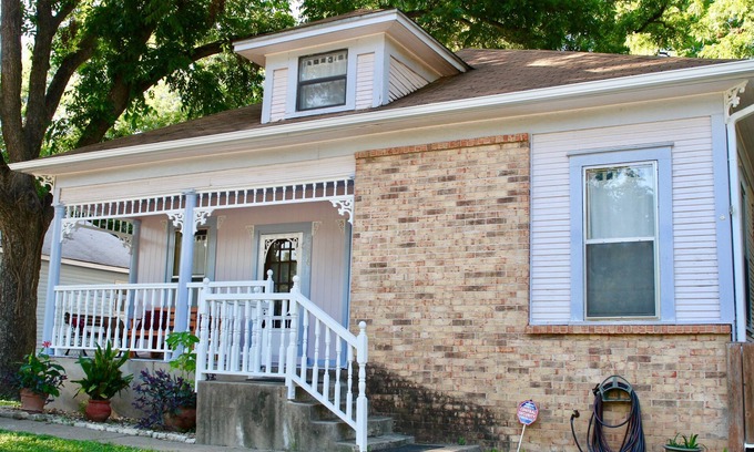 Holly House | Tranquil Garden St. House: Steps from Downtown & Parks