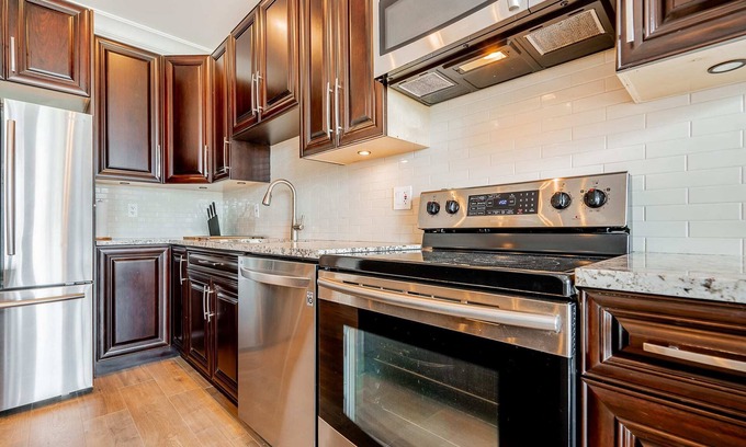 West Vancouver House | Elegant Guest Suite with Kitchen in West Vancouver
