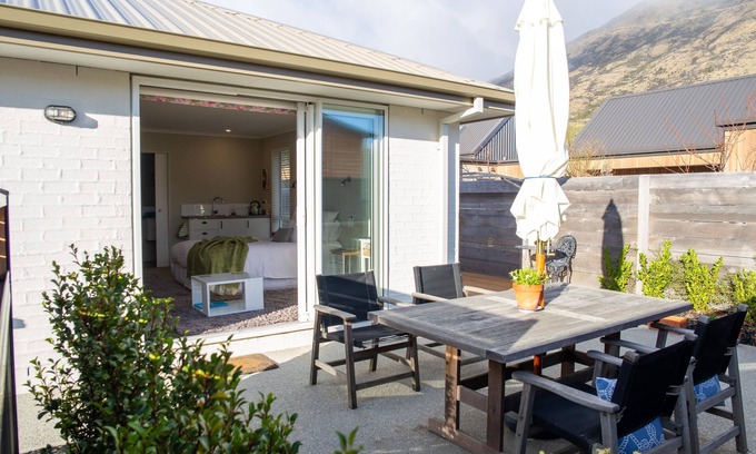 Lower Shotover Apartment | Scenic Hideout with Ocean View in Queenstown