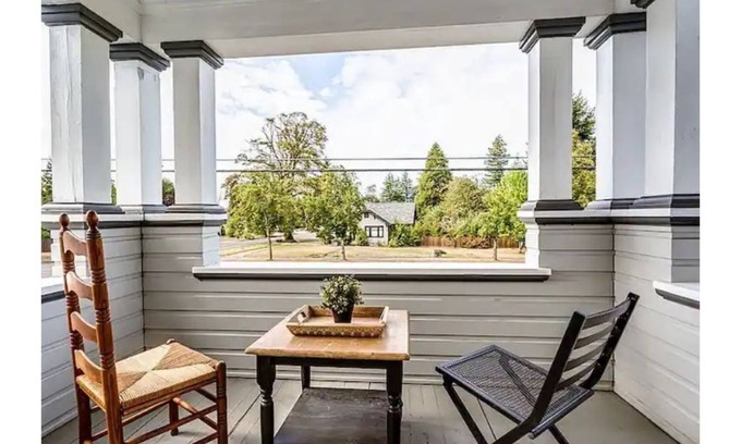 Central Oregon House | Historic Home Steps from Attractions - Guest Rated 10/10!