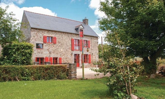 Pleudihen-sur-Rance House | Exceptional 3-Bedroom Stay in Pleudihen sur Rance