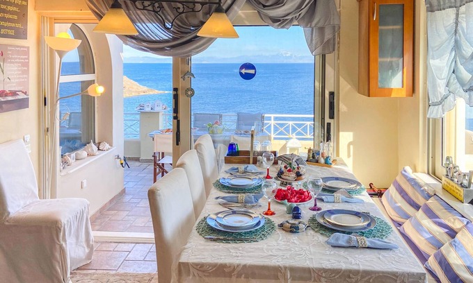 Lavreotiki House | Cozy 3-Bedroom Retreat in Vrompousi Keratea with Ocean Views