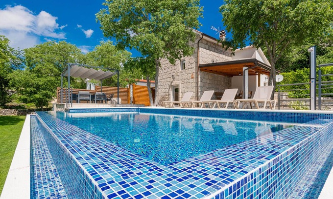 Podbablje House | Perfect 2 Bedroom Retreat in Poljica Imotska with Pool
