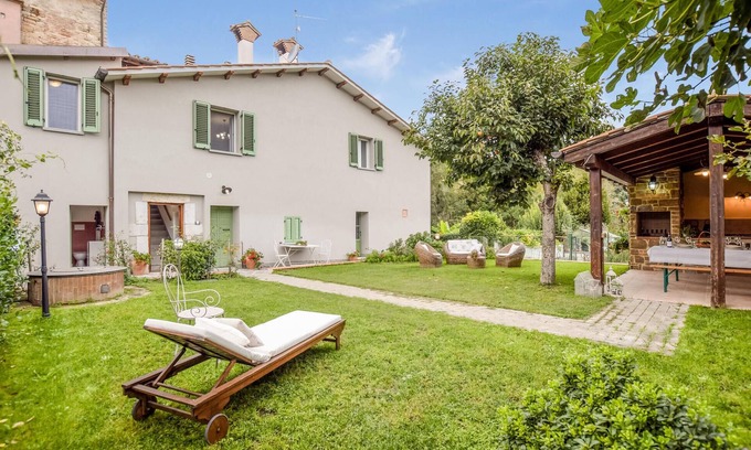 Montelovesco House | Inviting Cottage with Summer Kitchen and Pet-Friendly Amenities