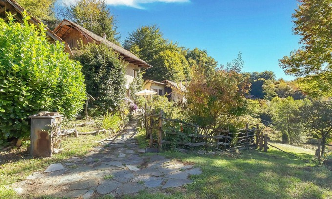 Madonna del Sasso House | Cozy 2-Bedroom Retreat with Lake View in Artò VB
