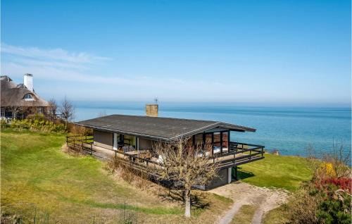 Hoeve Strand House | Picturesque Sea View Home in Asnæs - Pet Friendly Retreat