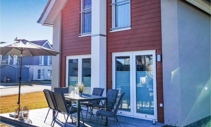 Busum House | Delightful Home in Bsum with Free Wifi for Families