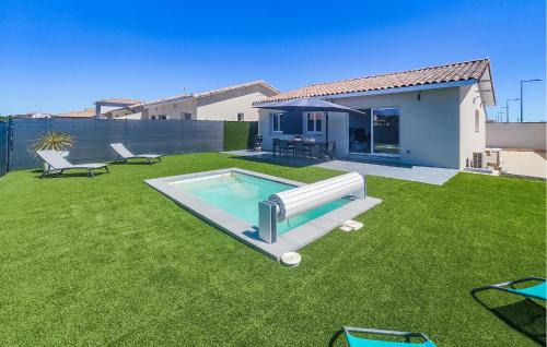 Bassan House | Inviting Home in Bassan with Pool and Kitchen Amenities
