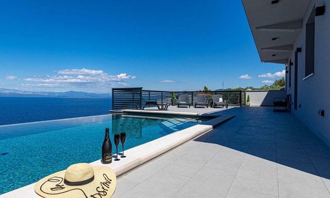 Prigradica House | Peaceful Vacation Home with Ocean View & Private Pool