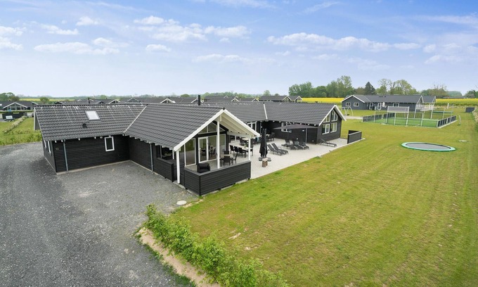 Bogense House | Gorgeous home in Bogense with sauna