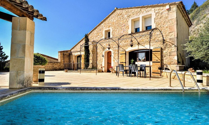 Boulbon House | Beautiful Cottage with Pool for an Unforgettable Getaway