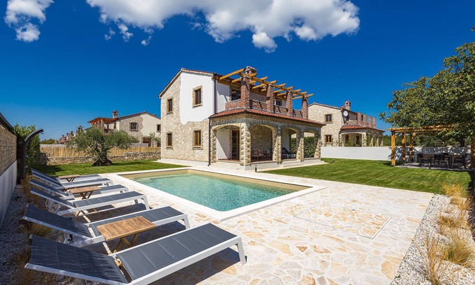 Cabrunici House | Unwind in a Serene Vacation Home with Pool and Spa