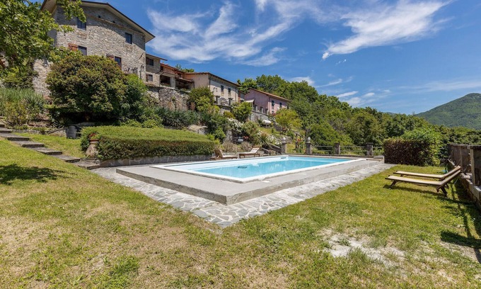 Comano House | Spacious 3-Bedroom Accommodation in Comano with Pool