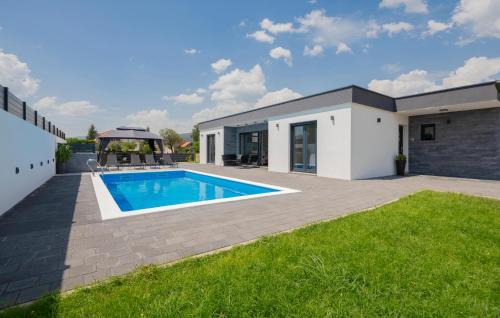 Prolozac House | Beautiful Home With Pool in Donji Prolozac