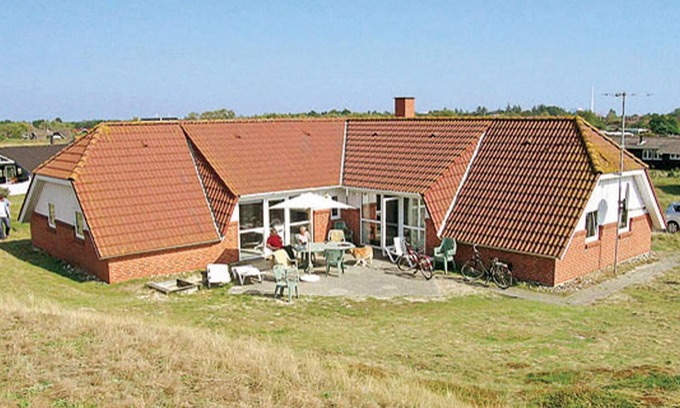 Rindby Strand House | Relaxing Cottage with Pool Near Fanø Bath and Ocean Views