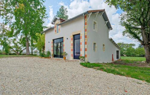 Gans House | Pet-Friendly Retreat in Gans with Full Kitchen