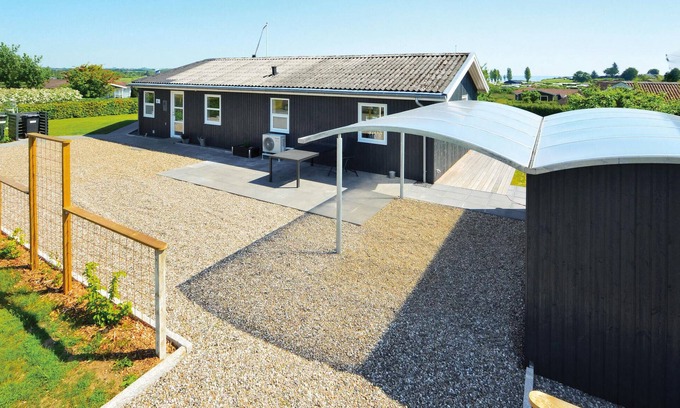Vikær Strand House | Ideal 4-Bedroom Retreat with Ocean View in Haderslev