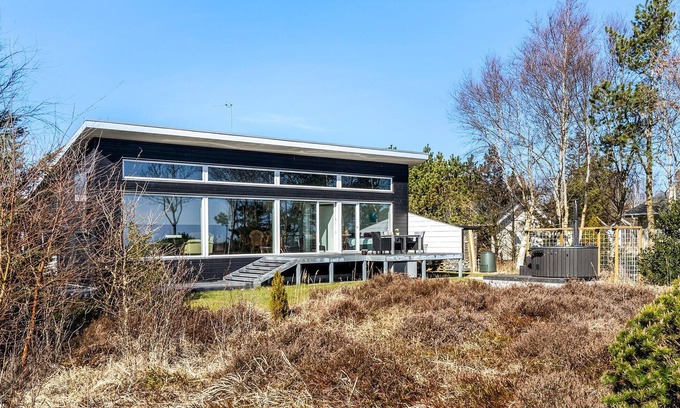 Hou House | Gorgeous home in Hals with WiFi