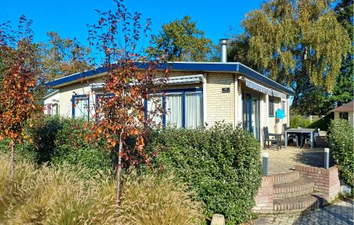 Heinkenszand House | Pet-Friendly Retreat in Heinkenszand with Pool & Wifi