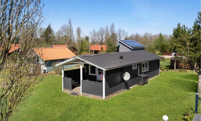 Hovborg House | Cozy Home in Hovborg with Kitchen for Every Traveler