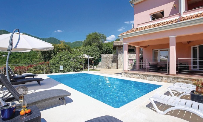 Opatija House | Idyllic Escape in Zubinici: Oceanfront Bliss Awaits