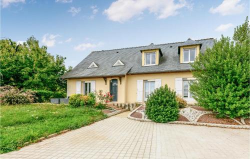 Joue-les-Tours House | Inviting Home in Joué Les Tours with Child-Friendly Kitchen