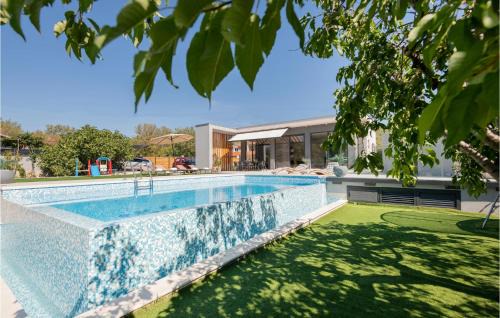 Sestanovac House | Tranquil Retreat in Katuni with Pool & Wifi Access