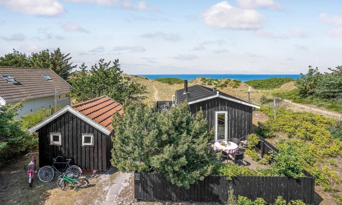Vestero Havn House | Charming Cottage Getaway Steps from the Beach
