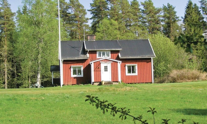 Bastas House | Discover a Tranquil Oasis with Spa and Lake Views