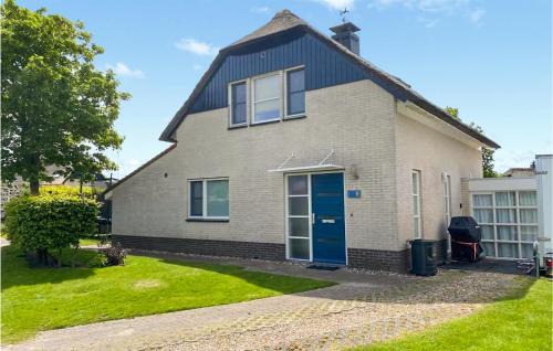 Makkum House | Cozy Retreat in Makkum with Kitchen & Child-Friendly Amenities