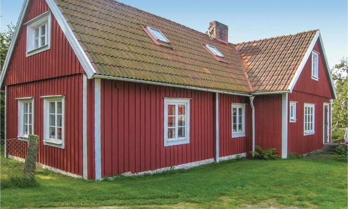 Nasum House | Cozy Home in Nsum with Kitchen for Family Getaways