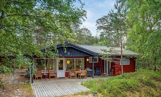 Dueodde House | Charming 3 Bedroom Retreat in Nexø with Ocean Views