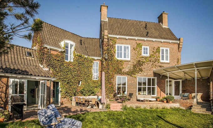 Bergen aan Zee House | Exceptional 5 Bedroom Retreat in Bergen aan Zee
