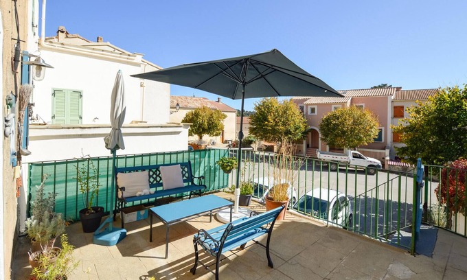 Olmi Cappella House | Comfortable 2-Bedroom Stay with Lake View in Olmi Capella