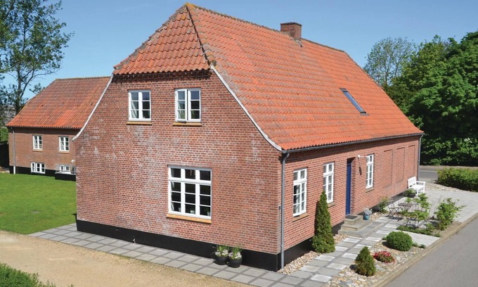 Outrup House | Family-Friendly 2 Bedroom Stay with Spa & Breakfast in Outrup